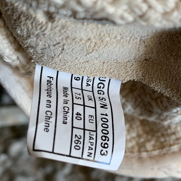 UGG Boots - Picture 12 of 12